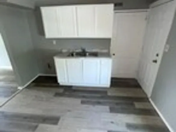 912 N Central Dr, Lorain, OH 44052