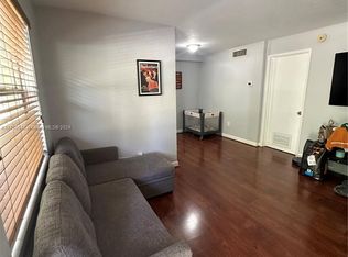 241 S Royal Poinciana Blvd APT 116, Miami Springs, FL 33166