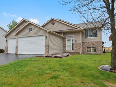 551 Knollwood St W, Annandale, MN, 55302