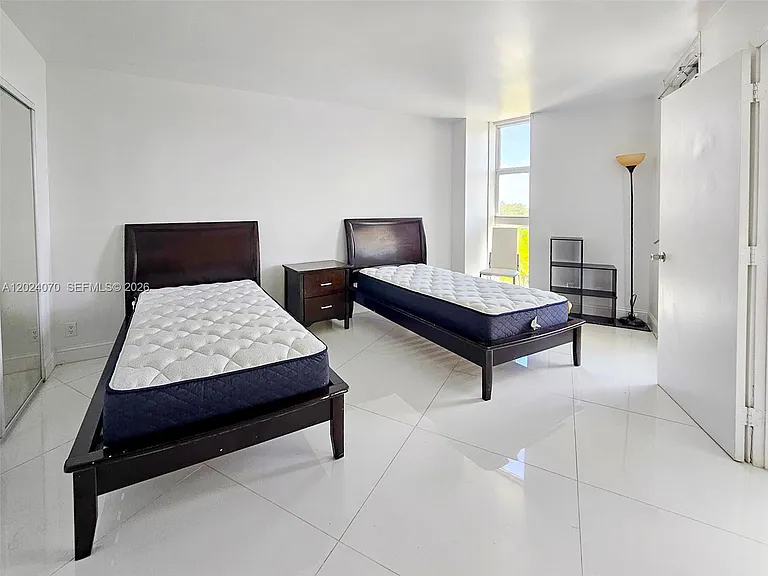 100 Bayview Dr #722 — Photo 11