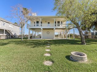 58 Magnolia St, Rockport, TX 78382