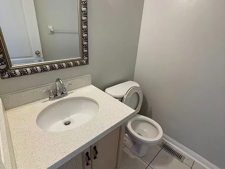 80 Acorn Pl #112 — Photo 8