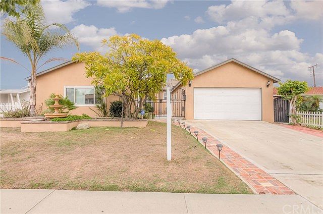 1st image of 14402 Adelfa Dr