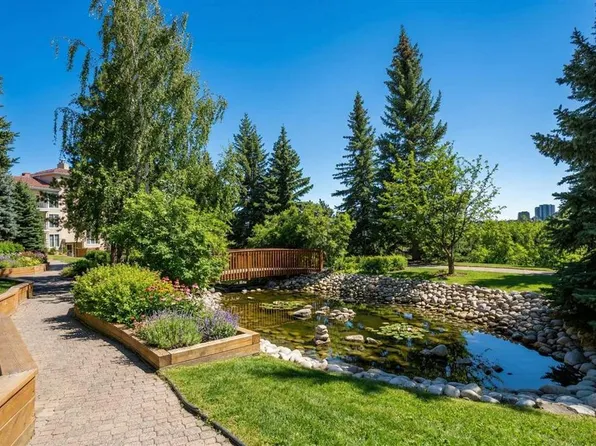 505 S Canyon Meadows Dr SW #602, Calgary, AB T2W 5V9