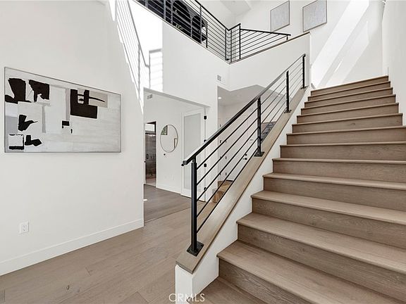 4th image of 941 E California Blvd #1