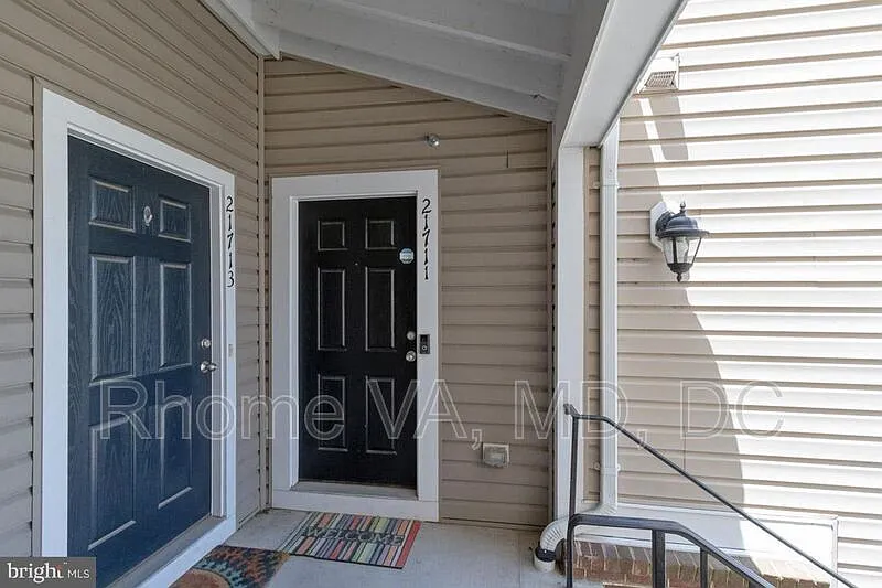 3 bed, 2.5 bath, 1701 sqft, $3,000 — Photo 2
