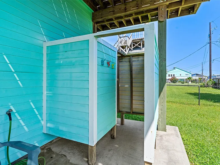 3923 Reeves Dr — Photo 30