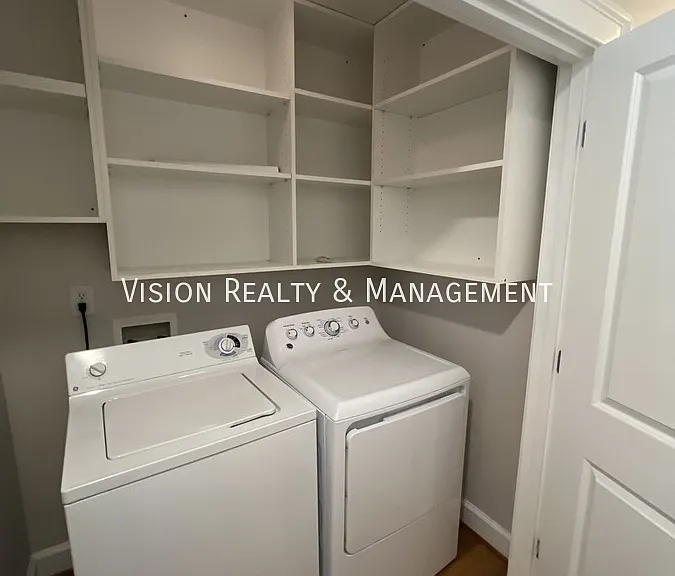 977 Cummings St SE — Photo 25