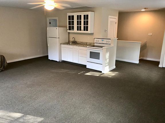 3rd image of 179 Hillcrest Ave #Studio