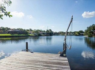 1650 Fox Rd, Clearwater, FL 33764