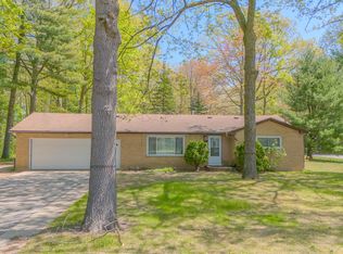 117 Roberts Rd, Houghton Lake, MI 48629