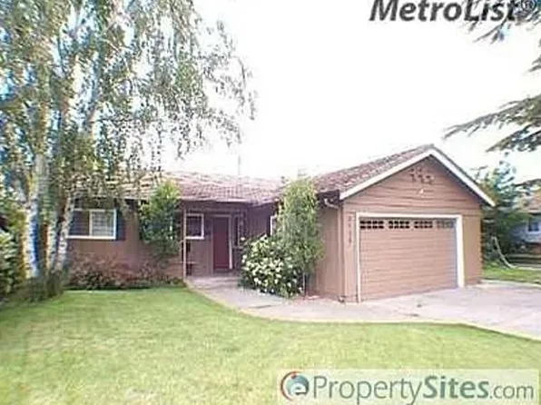 2019 W Elm St, Lodi, CA 95242