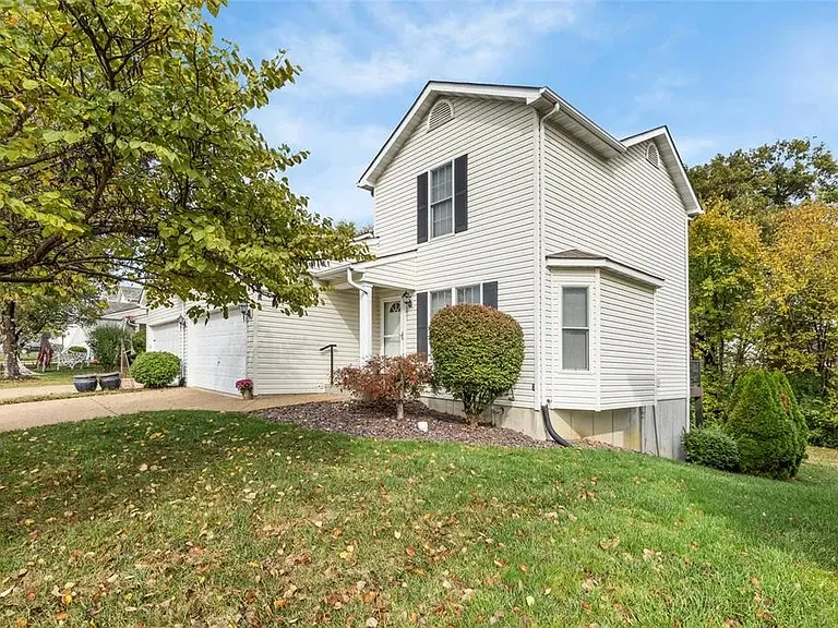 533 Donna Marie Dr — Photo 1