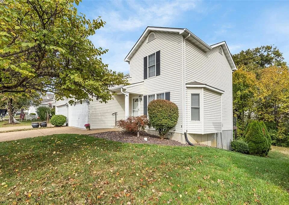1st image of 533 Donna Marie Dr