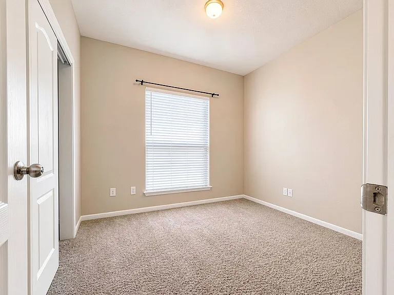 2210 Hayes St — Photo 4