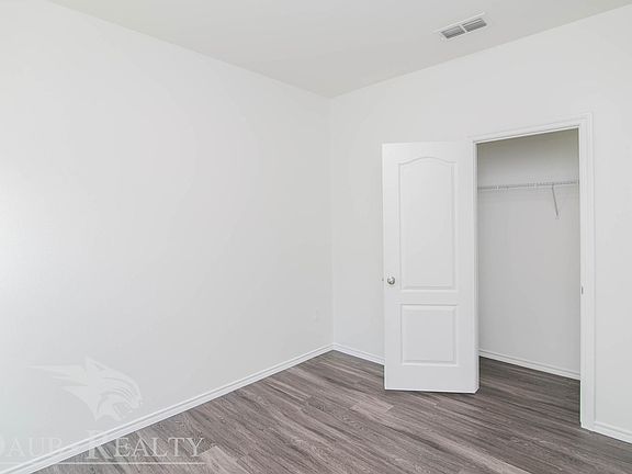 4th image of 1142 Mission Creek Dr