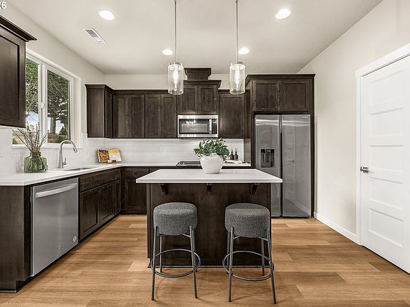5th image of 8605 NE 70th Cir