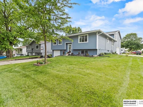 55 Hawthorne Dr, Yutan, NE 68073