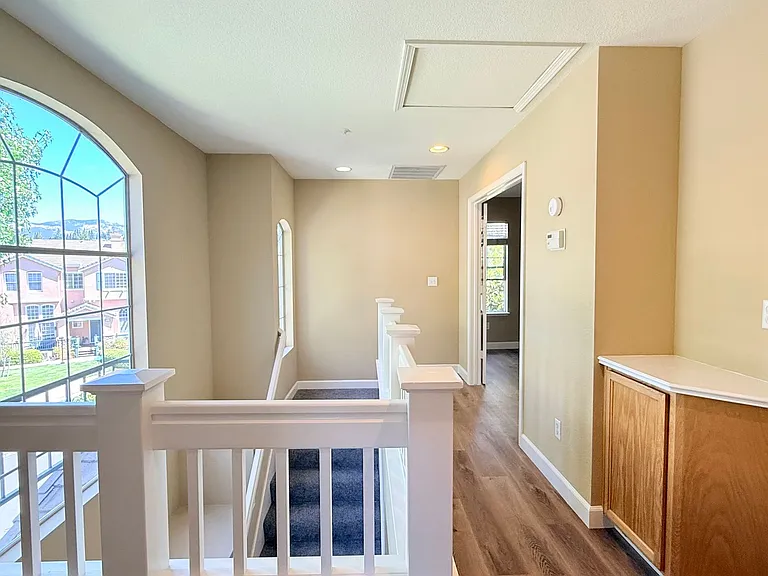 401 Skylark Ct — Photo 42