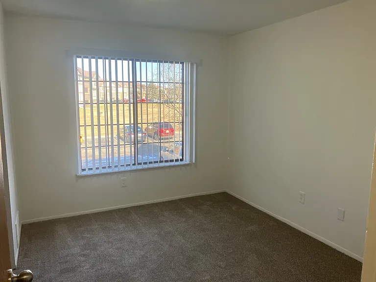 Charter Oaks Apartments — Photo 140