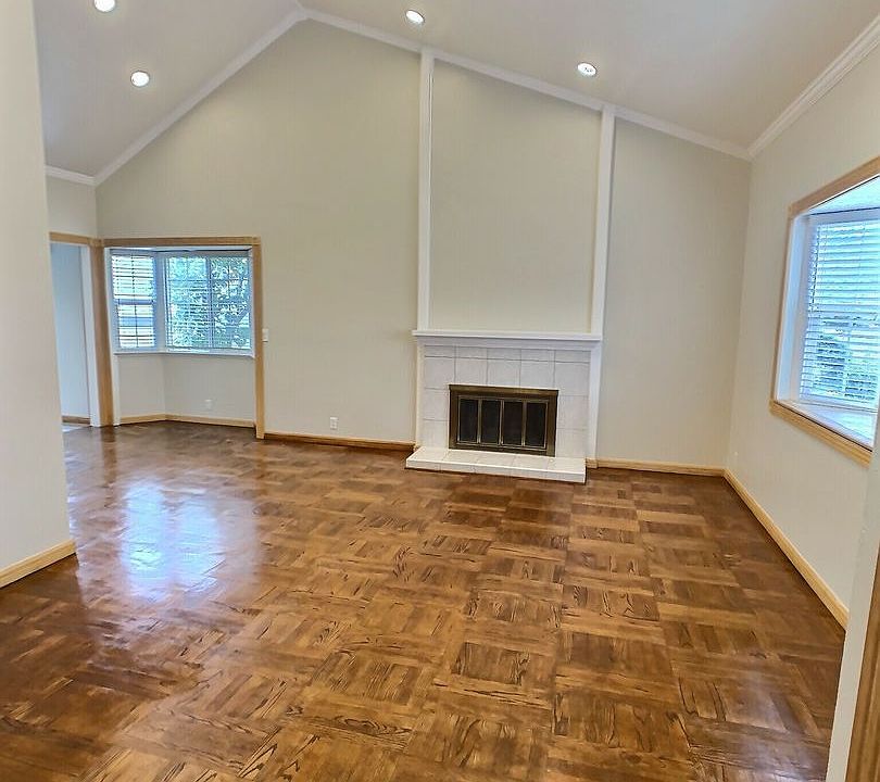 1st image of 587 Harriet Ave