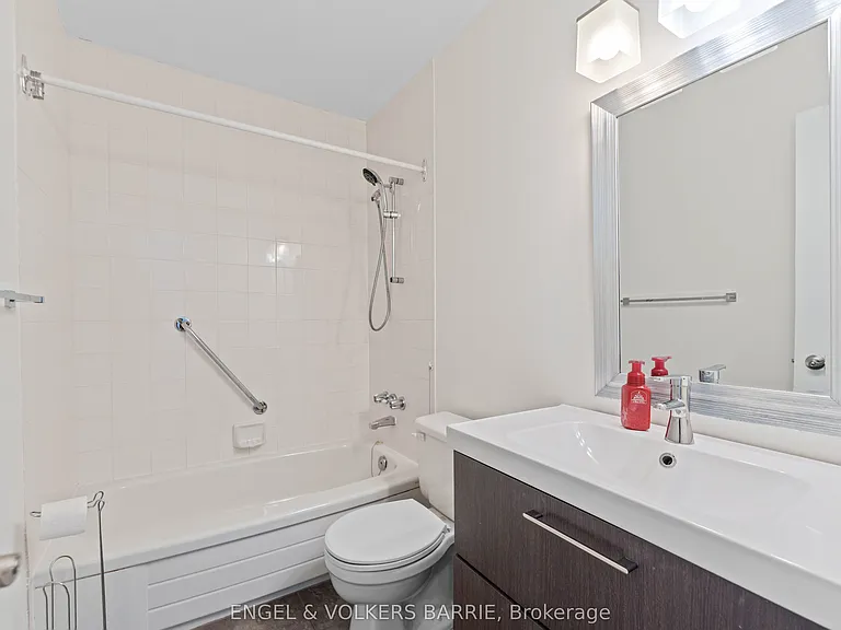 43 Olive Cres #204 — Photo 22