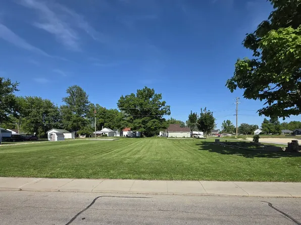 555 S Western Ave, Winchester, IN 47394