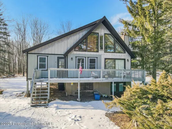 106 Ridgeview Dr, Lake Ariel, PA 18436