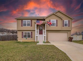 372 Spring Valley Dr, Winfield, MO 63389