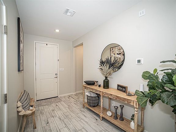2nd image of 10178 S Solar Ave