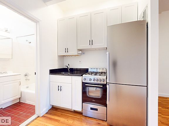 3rd image of 428 E 89th St APT 4A