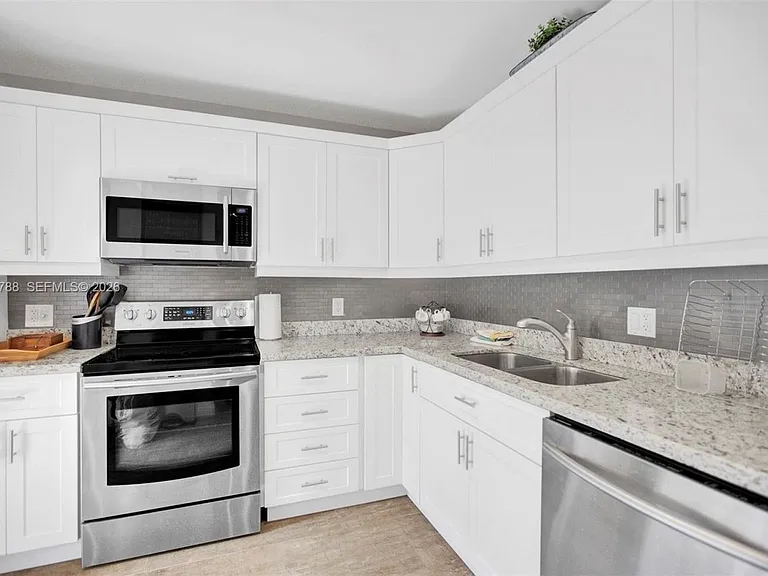 12471 NW 3rd St #D2 — Photo 5