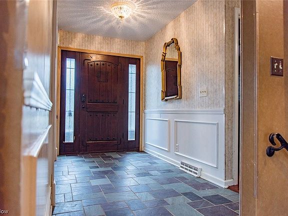 5th image of 10561 Ridgewater Dr