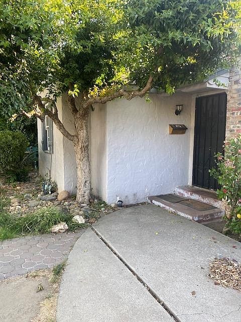 2nd image of 314 N Santa Ana Ave