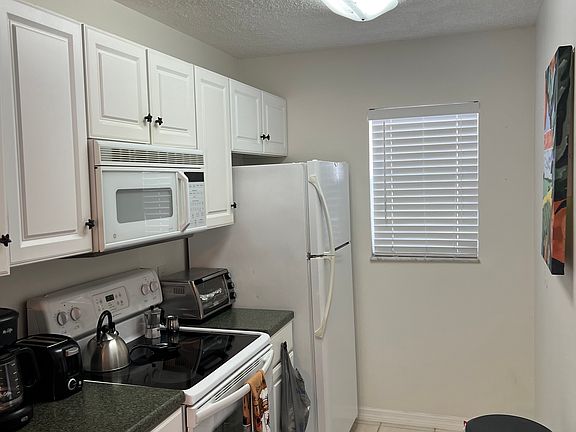 3rd image of 9411 S Ocean Dr