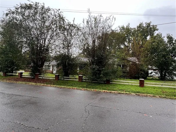 418 Rock St, Dardanelle, AR 72834