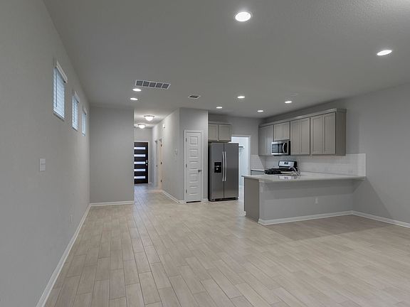 4th image of 2020 Pecan Island Dr