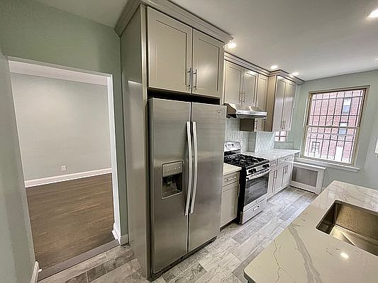 4th image of 13964 Pershing Cres
