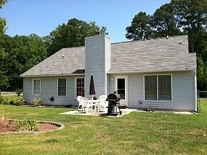 210 Rivershore Dr — Photo 2