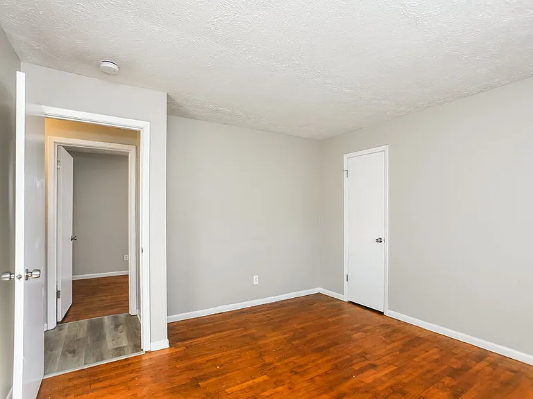 4623 N Richardt Ave — Photo 9