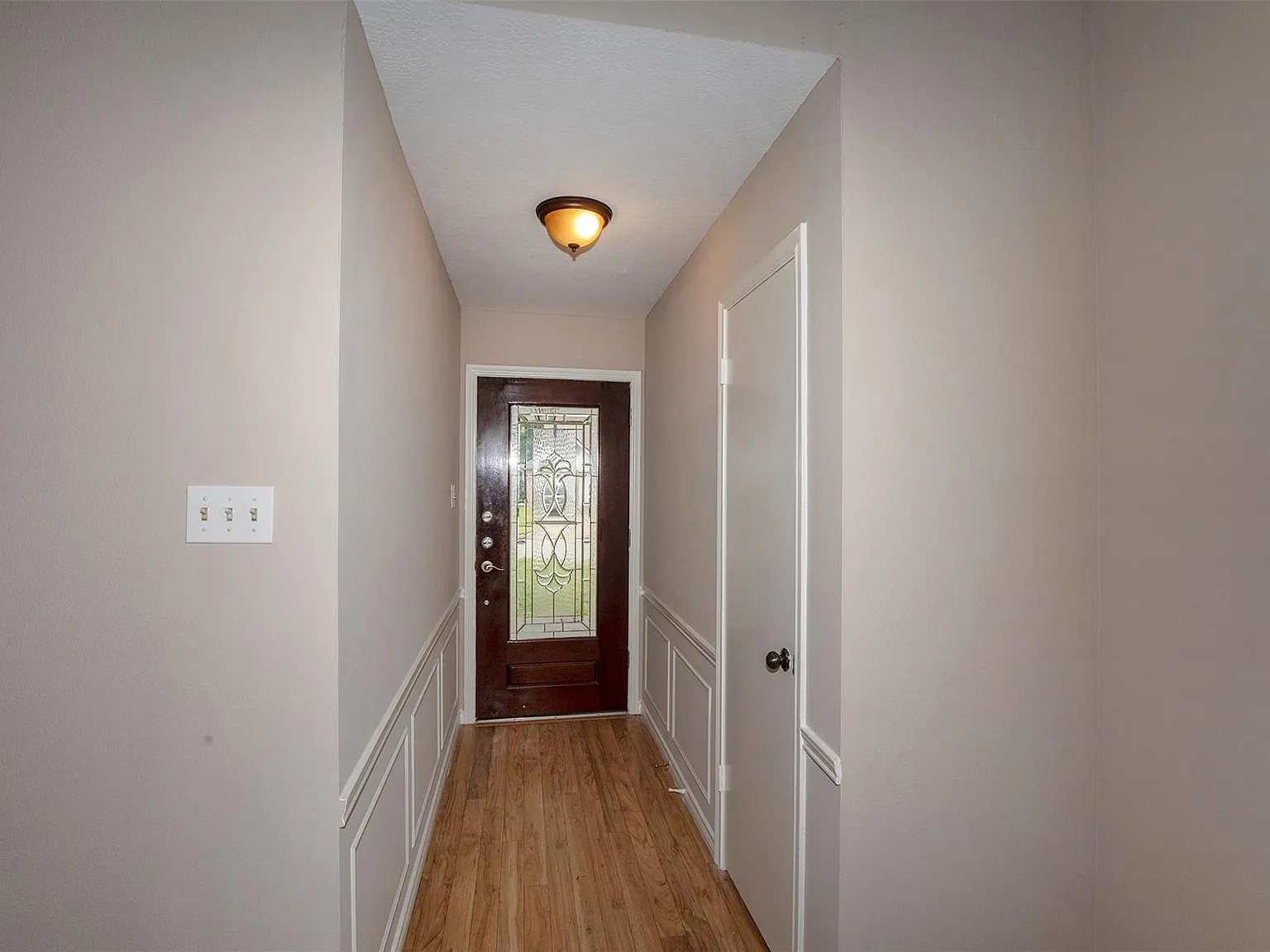 3 bed, 2.0 bath, 1416 sqft, $2,100 — Photo 3