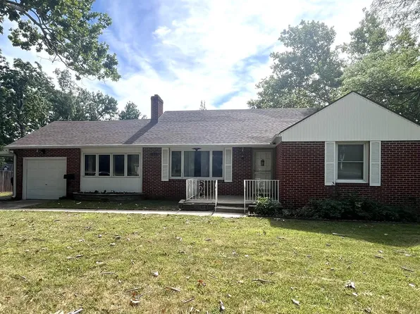 2040 SW Oakley Ave, Topeka, KS 66604