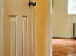 6465 Springfield Blvd, Oakland Gardens, NY 11364