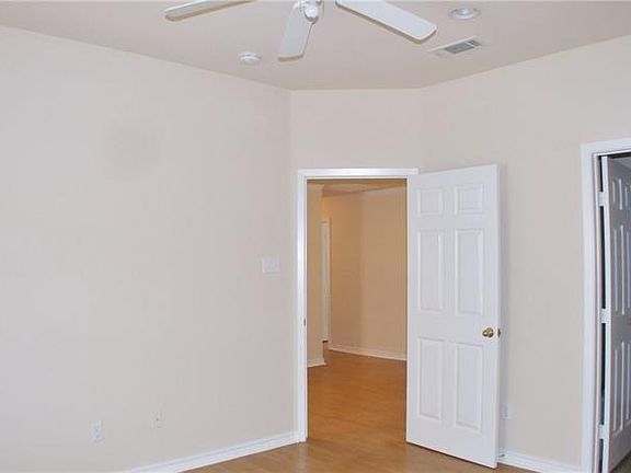 5th image of 1418 Stella Ave