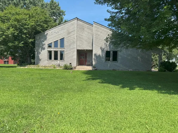 7001 Rolling View Dr, Saint Cloud, MN 56303