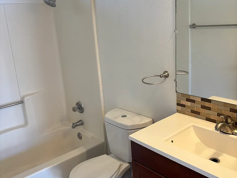 2240 Norwalk Ave #201 — Photo 8