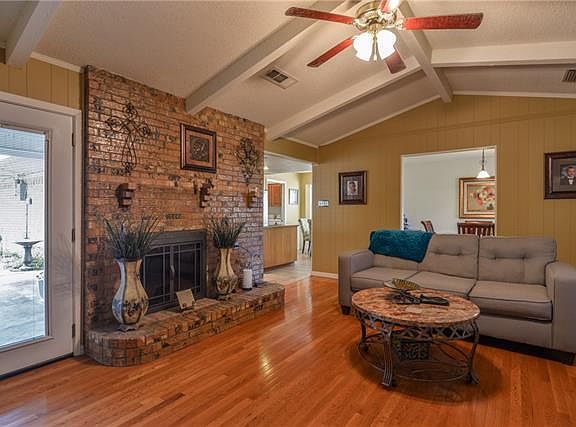 5th image of 500 E Kearney St