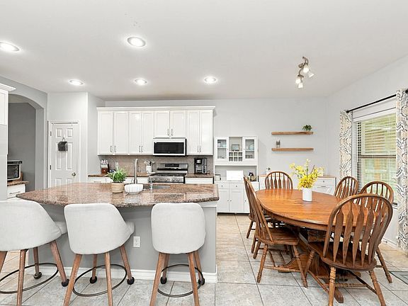 3rd image of 504 Silver Palm Dr