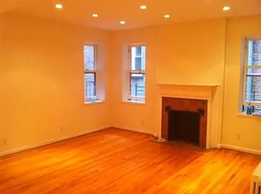 Rented by THOMAS F CAMPENNI CO | media 1