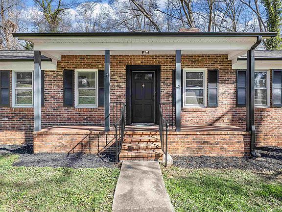 5th image of 196 Ellington Dr